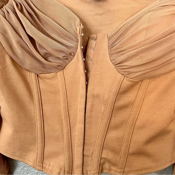 Windsor Crop Top - Picture 2 of 4